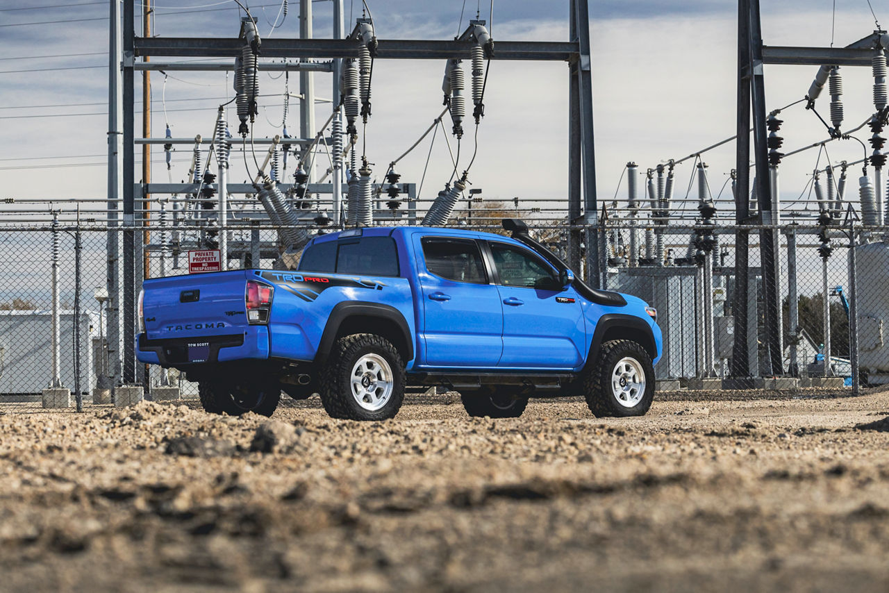 2019 Toyota Tacoma - Fuel HYPE - Machined | Fuel Off-Road Wheels